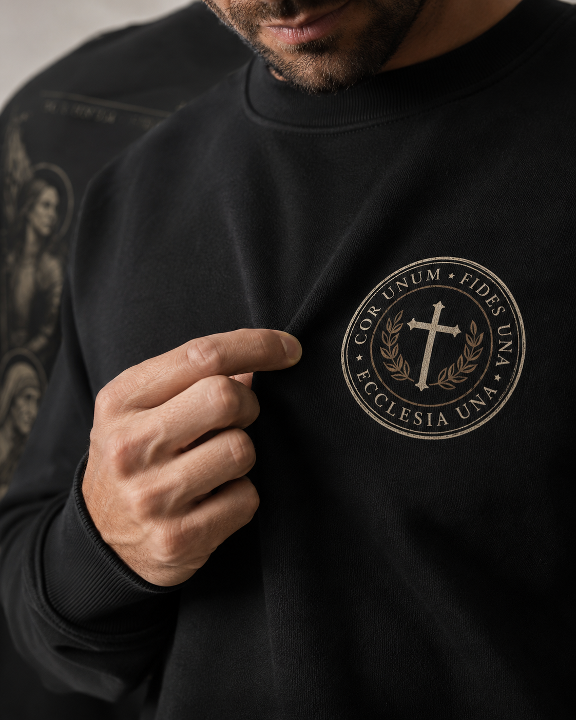 Moletom preto Ecclesia Una no corpo